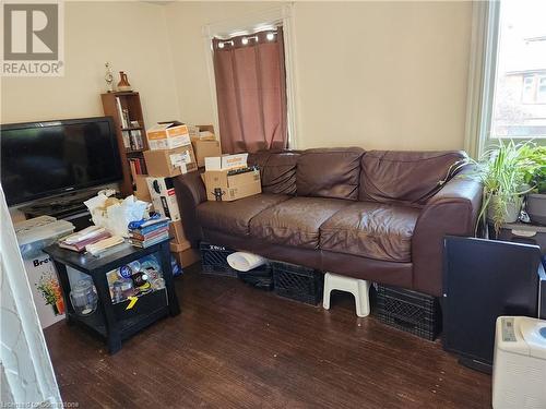 25 Gladstone Avenue, Hamilton, ON - Indoor Photo Showing Living Room