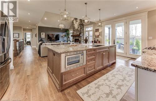 14 Harper Boulevard, Brantford, ON - Indoor Photo Showing Kitchen With Upgraded Kitchen