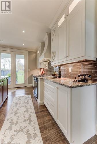 14 Harper Boulevard, Brantford, ON - Indoor Photo Showing Kitchen With Upgraded Kitchen