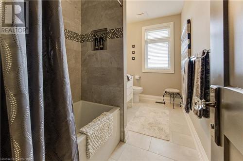 14 Harper Boulevard, Brantford, ON - Indoor Photo Showing Bathroom