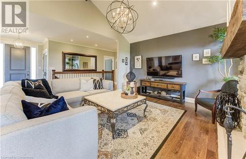 14 Harper Boulevard, Brantford, ON - Indoor Photo Showing Living Room