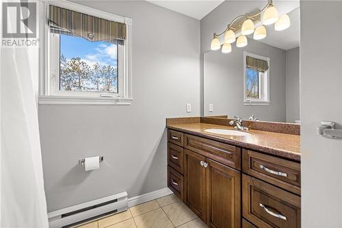 2 Braden Street, Riverview, NB - Indoor Photo Showing Bathroom