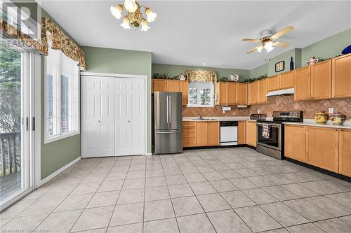 244 Silverbirch Boulevard, Mount Hope, ON - Indoor Photo Showing Kitchen