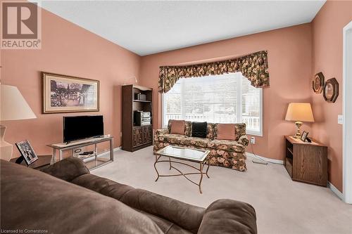 244 Silverbirch Boulevard, Mount Hope, ON - Indoor Photo Showing Living Room