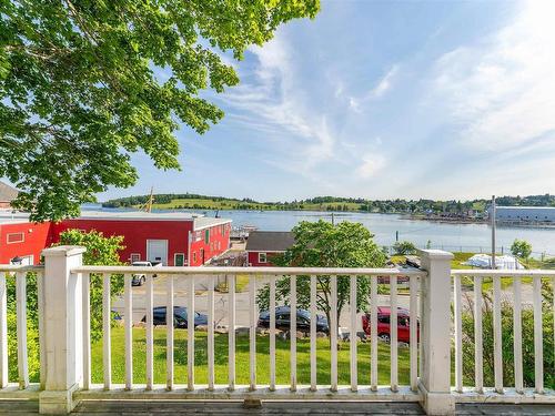 44 Montague Street, Lunenburg, NS 