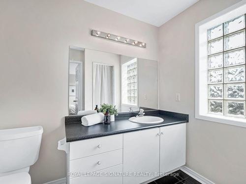 187 Hollywood Ave, Toronto, ON - Indoor Photo Showing Bathroom