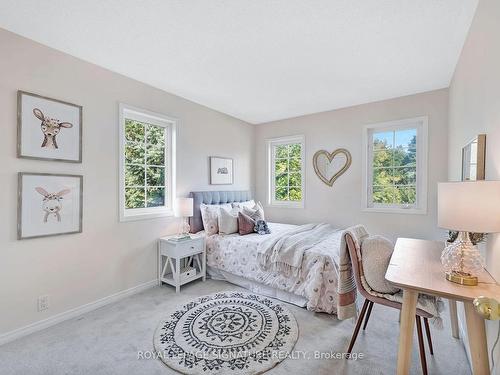 187 Hollywood Ave, Toronto, ON - Indoor Photo Showing Bedroom