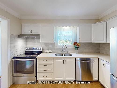 3103 Keynes Cres, Mississauga, ON - Indoor Photo Showing Kitchen With Double Sink