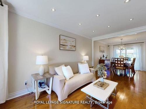 3103 Keynes Cres, Mississauga, ON - Indoor Photo Showing Living Room