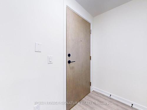 216-2300 St Claire Ave W, Toronto, ON -  Photo Showing Other Room