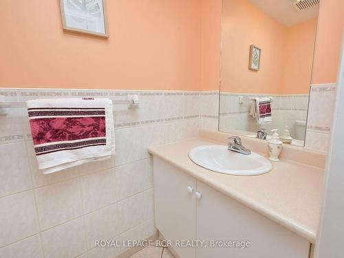 344 Landsbridge St, Caledon, ON - Indoor Photo Showing Bathroom