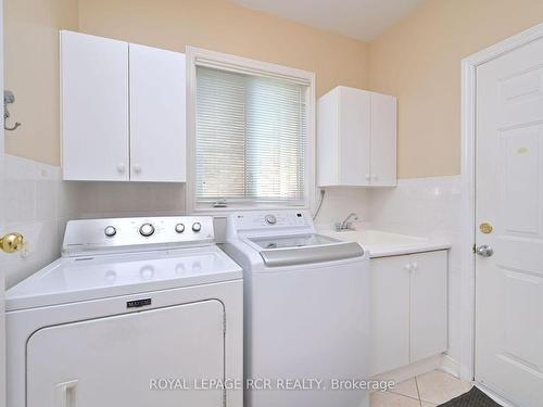 344 Landsbridge St, Caledon, ON - Indoor Photo Showing Laundry Room