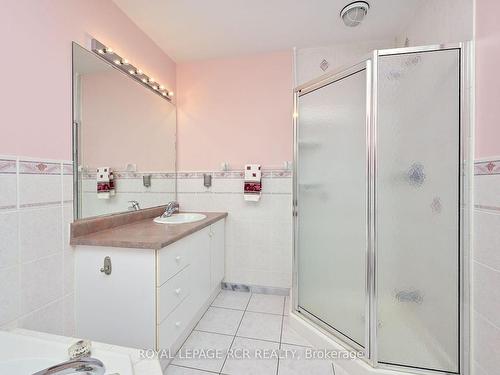 344 Landsbridge St, Caledon, ON - Indoor Photo Showing Bathroom