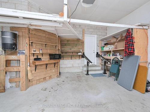 344 Landsbridge St, Caledon, ON - Indoor Photo Showing Garage