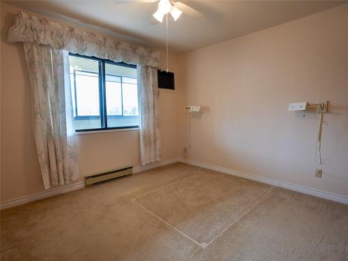 301-1820 Atkinson Street, Penticton, BC - Indoor Photo Showing Other Room