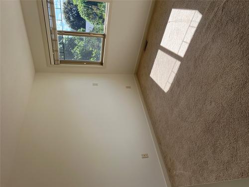 113-515 Gerstmar Road, Kelowna, BC - Indoor Photo Showing Other Room