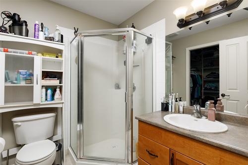 113-515 Gerstmar Road, Kelowna, BC - Indoor Photo Showing Bathroom