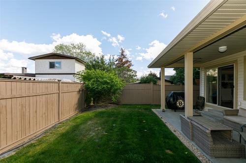 113-515 Gerstmar Road, Kelowna, BC - Outdoor