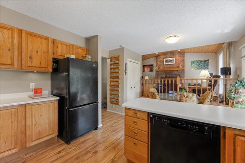 2189 Michelle Crescent, West Kelowna, BC - Indoor Photo Showing Kitchen