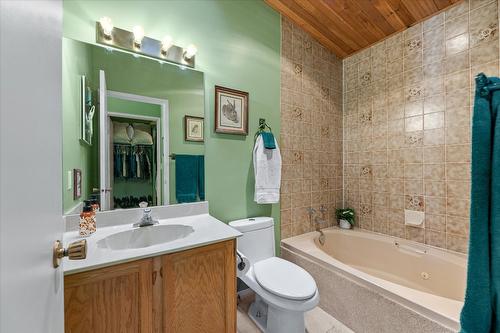 2189 Michelle Crescent, West Kelowna, BC - Indoor Photo Showing Bathroom