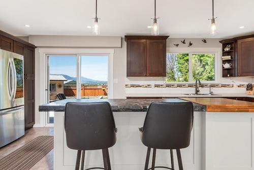 1617 Eagle Rock Road, Armstrong, BC - Indoor Photo Showing Kitchen