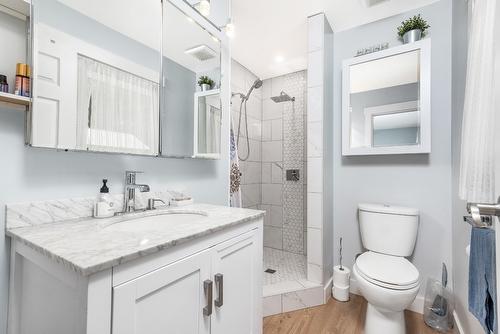 1617 Eagle Rock Road, Armstrong, BC - Indoor Photo Showing Bathroom