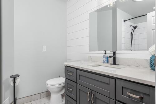 1617 Eagle Rock Road, Armstrong, BC - Indoor Photo Showing Bathroom