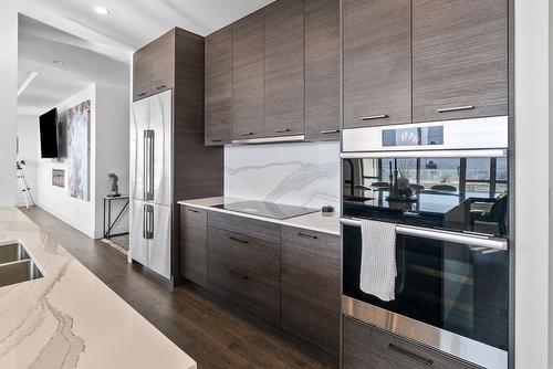 3501-1191 Sunset Drive, Kelowna, BC - Indoor Photo Showing Kitchen With Double Sink