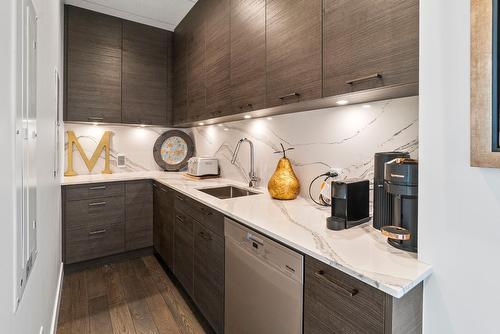 3501-1191 Sunset Drive, Kelowna, BC - Indoor Photo Showing Kitchen