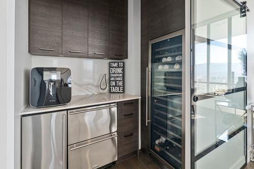 3501-1191 Sunset Drive, Kelowna, BC - Indoor Photo Showing Kitchen