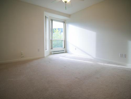 110-3221 Centennial Drive, Vernon, BC - Indoor Photo Showing Other Room