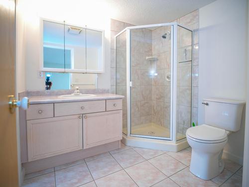 110-3221 Centennial Drive, Vernon, BC - Indoor Photo Showing Bathroom