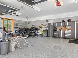 Garage - 