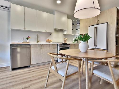 Dining room - 107-2000 Rue Benoit, Saint-Bruno-De-Montarville, QC - Indoor Photo Showing Kitchen