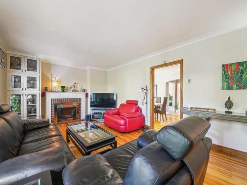 Salon - 300 4E Avenue, Montréal (Lasalle), QC - Indoor Photo Showing Living Room With Fireplace