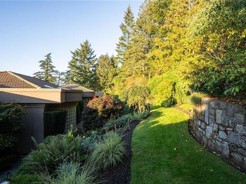 1145 Treadwell Dr, North Saanich, BC 