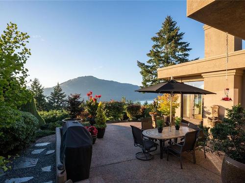 1145 Treadwell Dr, North Saanich, BC 