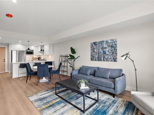 307-2520 Hackett Cres, Central Saanich, BC - Indoor Photo Showing Living Room