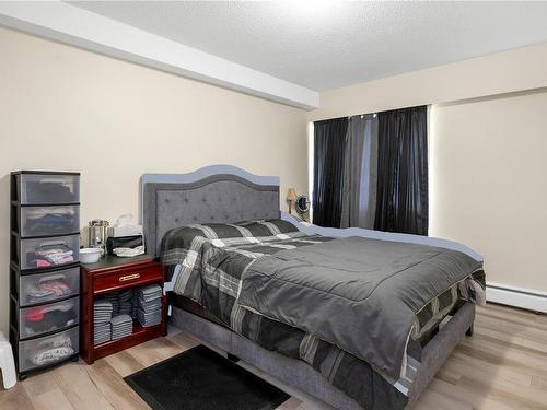 107-377 Dogwood St, Campbell River, BC - Indoor Photo Showing Bedroom