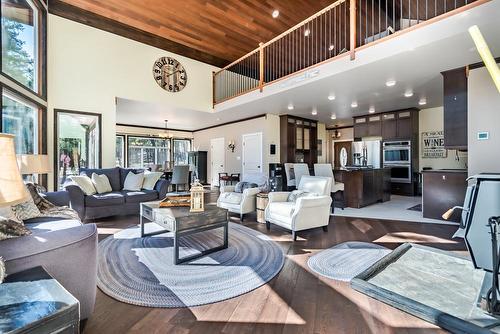 5353 Highway 12, Lillooet, BC - Indoor Photo Showing Living Room