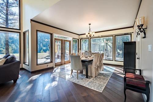 5353 Highway 12, Lillooet, BC - Indoor Photo Showing Dining Room