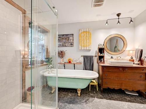 1120 Mountainview Road, Clearwater, BC - Indoor Photo Showing Bathroom