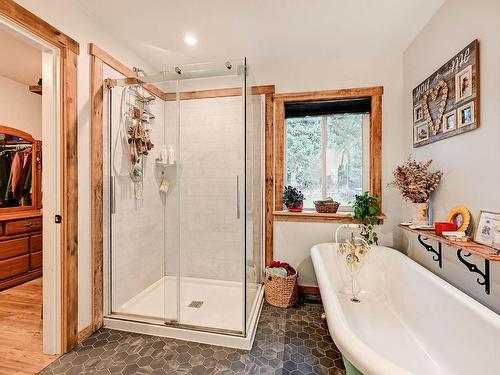 1120 Mountainview Road, Clearwater, BC - Indoor Photo Showing Bathroom