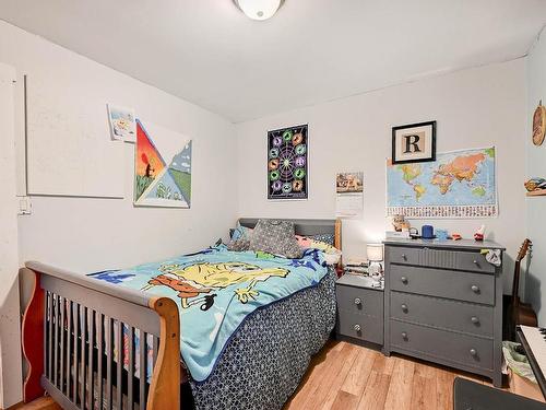 1120 Mountainview Road, Clearwater, BC - Indoor Photo Showing Bedroom