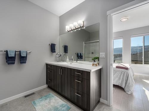 208 Belmonte Street, Kamloops, BC - Indoor Photo Showing Bathroom