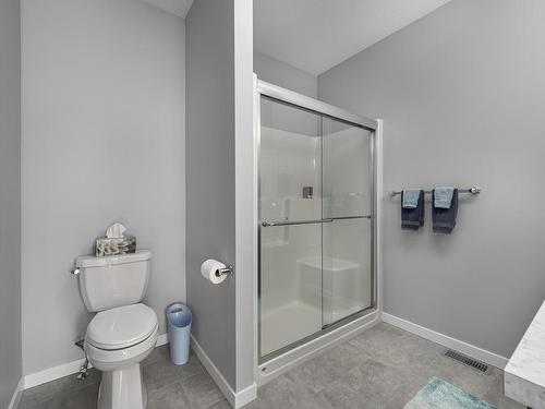 208 Belmonte Street, Kamloops, BC - Indoor Photo Showing Bathroom