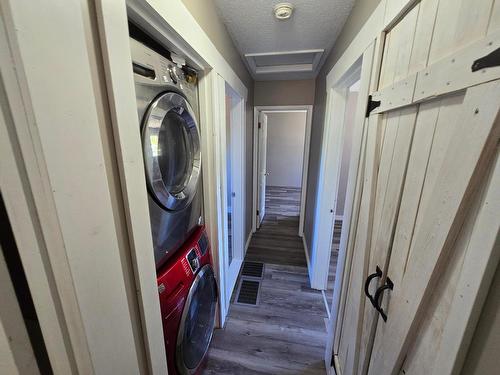 357 Helmcken Street, Clearwater, BC - Indoor Photo Showing Laundry Room