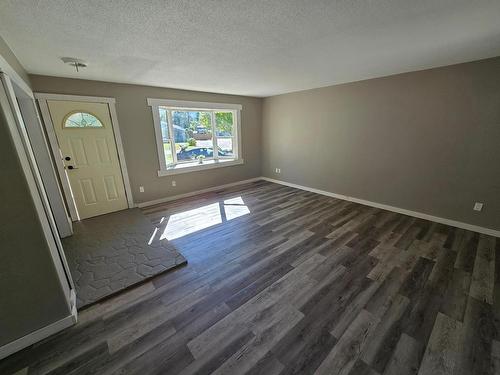 357 Helmcken Street, Clearwater, BC - Indoor Photo Showing Other Room