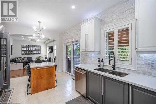 3246 Sharp Road, Burlington, ON - Indoor Photo Showing Kitchen With Double Sink With Upgraded Kitchen