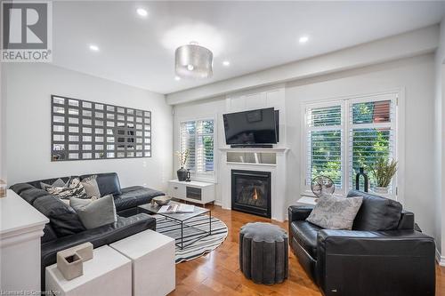 3246 Sharp Road, Burlington, ON - Indoor Photo Showing Living Room With Fireplace